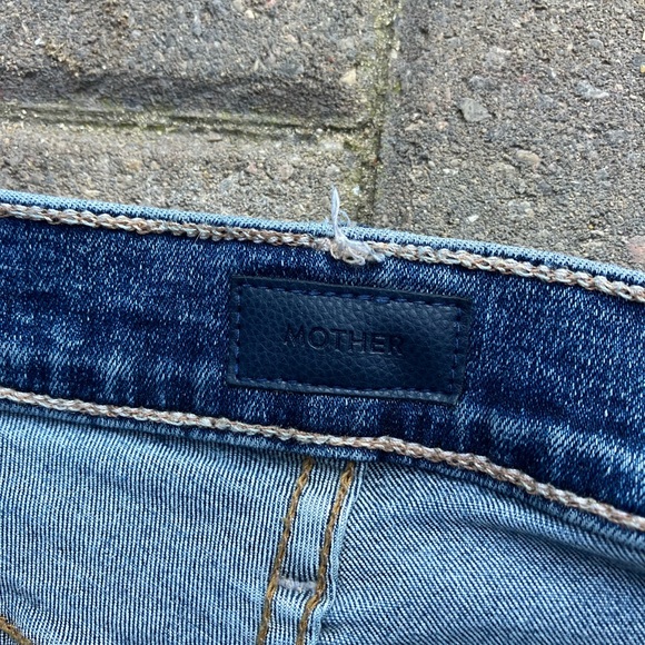 MOTHER The Mid Rise Dazzler Ankle Fray Medium Wash Denim - Picture 6 of 10